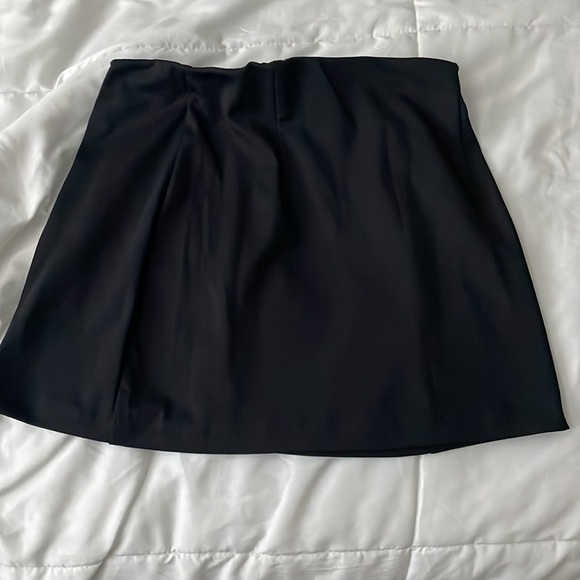 Black skirt - Picture 2 of 2